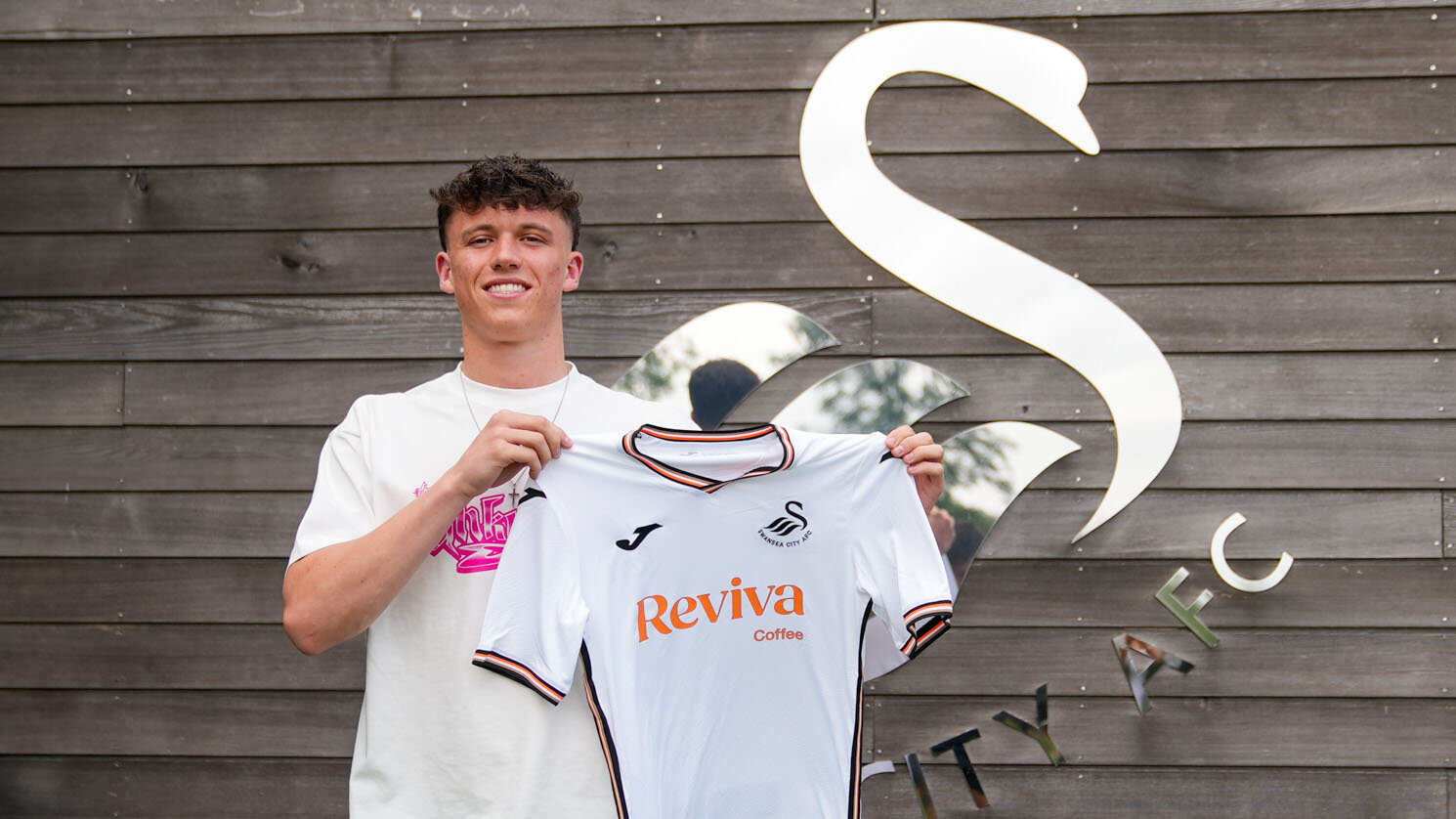 REPORT: Swansea City defender has signs first professional contract…