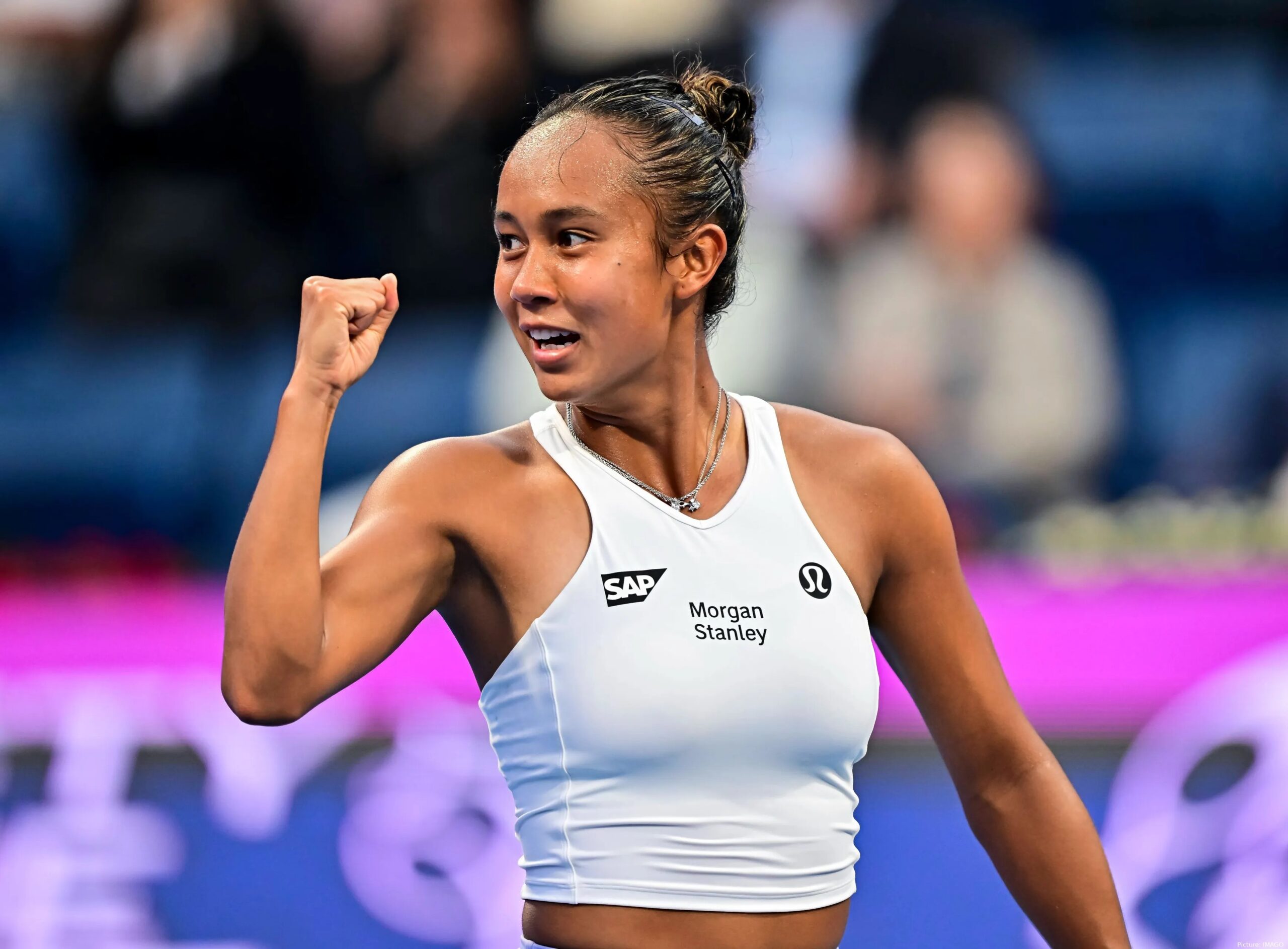 “Stop being dumb”: Leylah Fernandez  pivotal advice from her coaching team during her victory over Elena Rybakina read more….