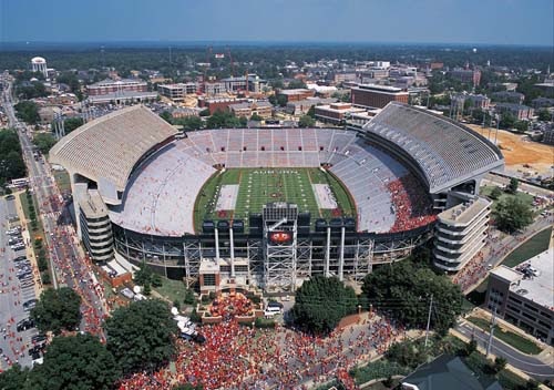 Six D£ad, five injured as truck crush vehicle at Jordan-Hare Stadium; people devastated by outcome…