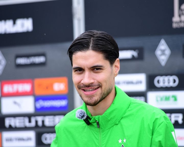 “He’s Making History Before Even Kicking a Ball” – Bundesliga’s Surprising New Arrival from Southeast Asia